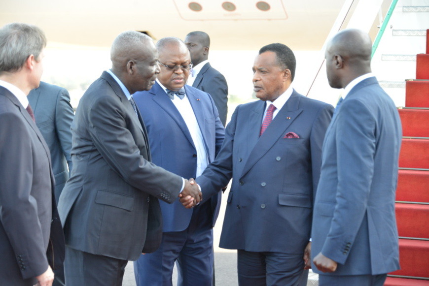 Denis Sassou N'Guesso, regagnant Brazzaville après Sotchi. Denis Sassou N'Guesso, regagnant Brazzaville après Sotchi.