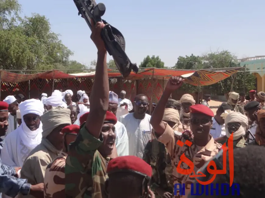 Tchad : présentation de milliers d'armes saisies à l'Est dont 25 lance-roquettes. © Alwihda Info