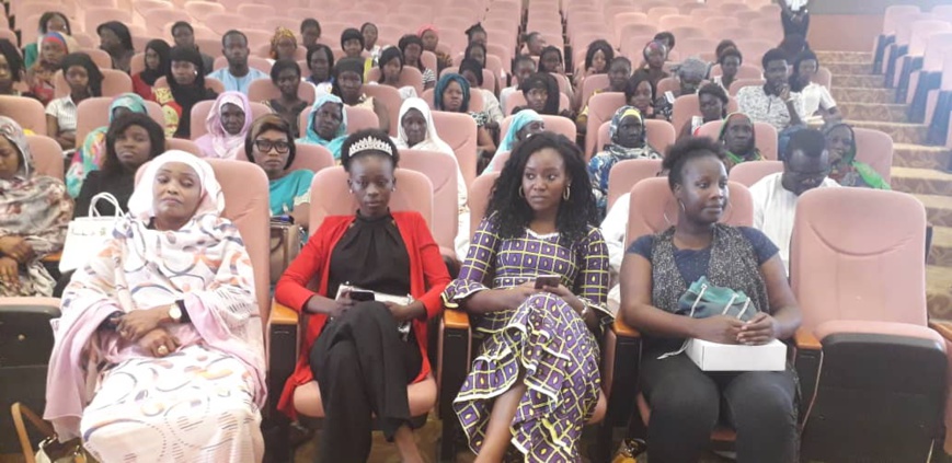 Tchad : ouverture du salon international des cosmétiques et de beauté à N'Djamena. © Alwihda Info Tchad : ouverture du salon international des cosmétiques et de beauté à N'Djamena. © Alwihda Info