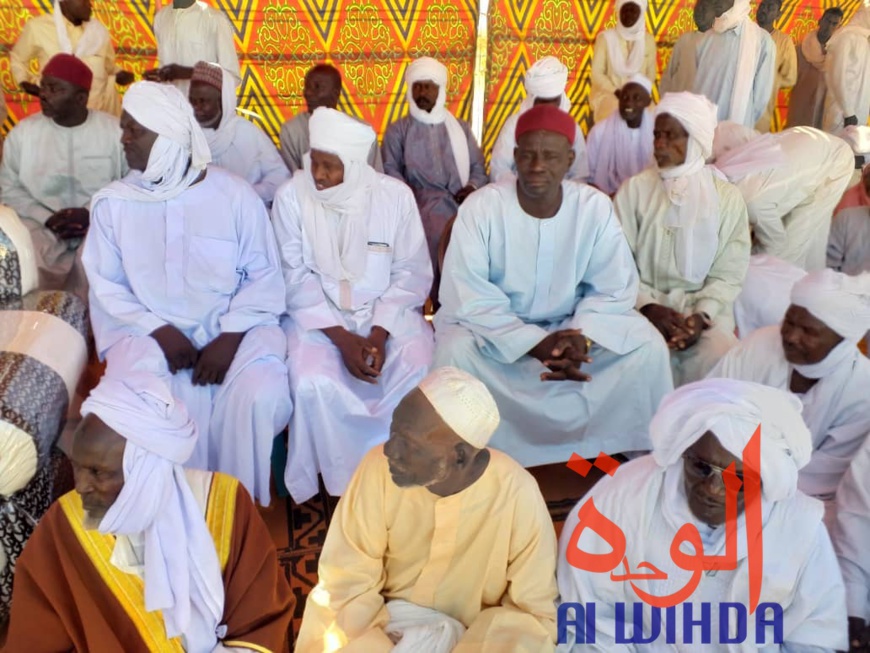 Tchad : le sultan du Ouaddaï s'implique dans le désarmement, "même moi je ne détiens pas d'arme" Tchad : le sultan du Ouaddaï s'implique dans le désarmement, "même moi je ne détiens pas d'arme"