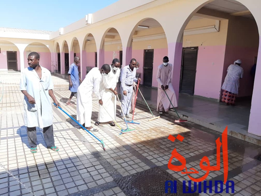 Tchad : une opération de salubrité à l'hôpital de la liberté Tchad : une opération de salubrité à l'hôpital de la liberté
