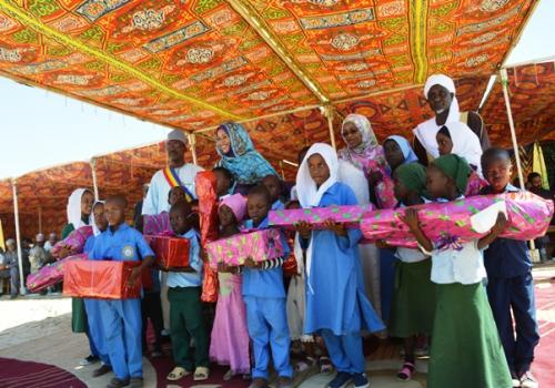 Tchad : des cadeaux offerts à 1.200 enfants à N'Djamena. © DR/PR Tchad : des cadeaux offerts à 1.200 enfants à N'Djamena. © DR/PR