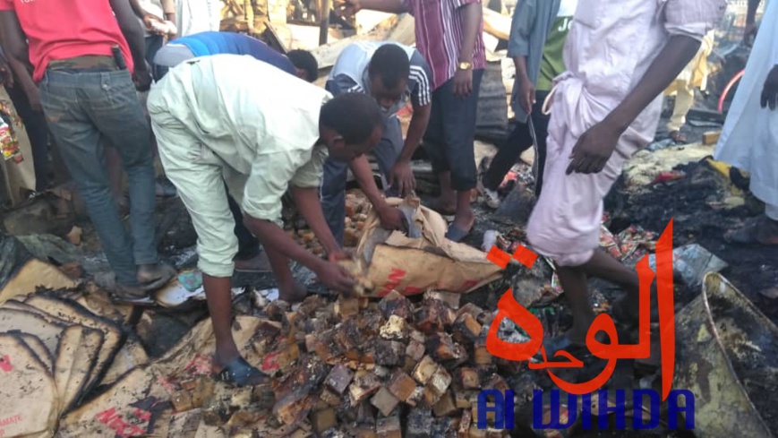Tchad : des dégâts après l’incendie au marché de Dembé. © Alwihda Info