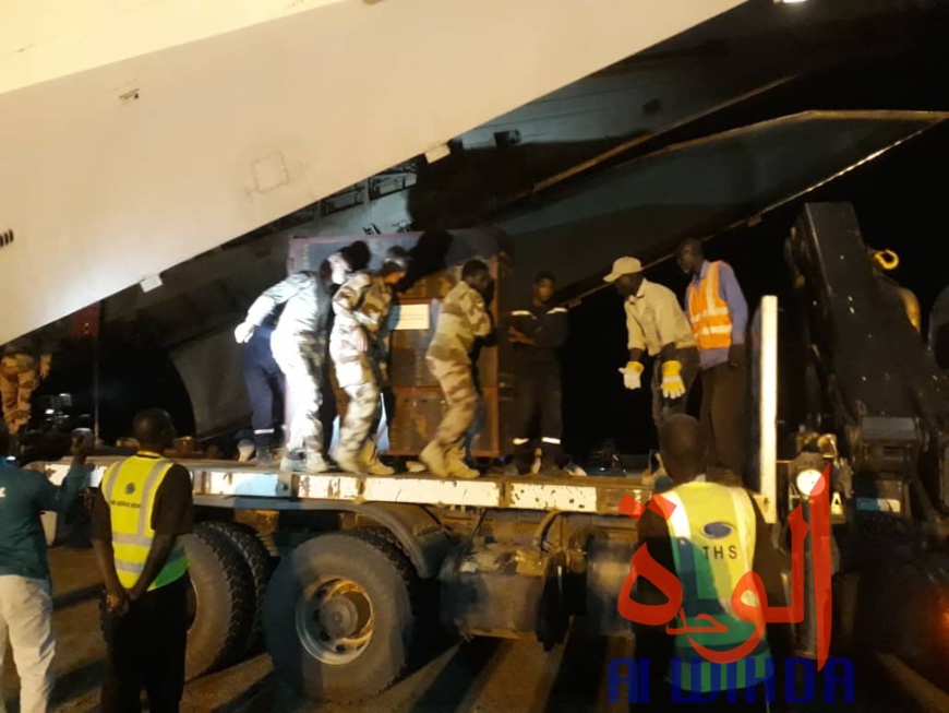 Tchad : des addax et une deuxième vague d'oryx acheminés à l'Est. © Alwihda Info Tchad : des addax et une deuxième vague d'oryx acheminés à l'Est. © Alwihda Info