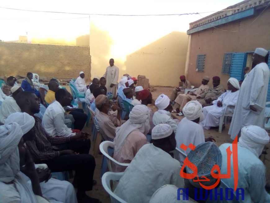 Tchad : au Ouaddaï, les civils convaincus peu à peu par le bienfondé du désarmement. © Alwihda Info Tchad : au Ouaddaï, les civils convaincus peu à peu par le bienfondé du désarmement. © Alwihda Info