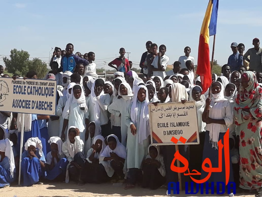 Tchad : le Ouaddaï célèbre les droits de l'enfant. © Alwihda Info Tchad : le Ouaddaï célèbre les droits de l'enfant. © Alwihda Info