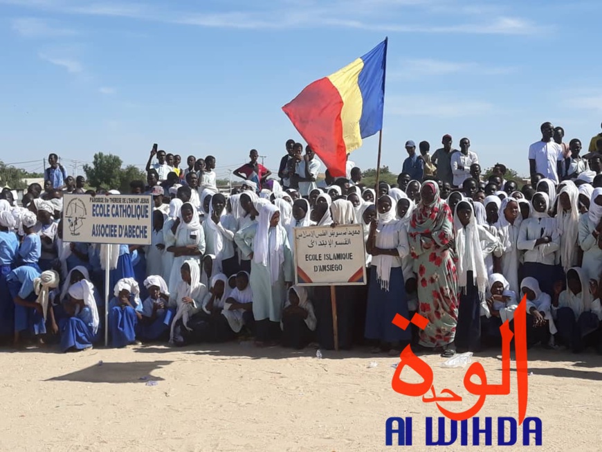 Tchad : le Ouaddaï célèbre les droits de l'enfant. © Alwihda Info Tchad : le Ouaddaï célèbre les droits de l'enfant. © Alwihda Info