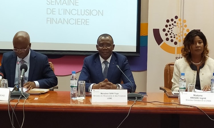 Le ministre Sani YAYA lance les activités de la semaine de l’inclusion financière au Togo. © DR/TBN