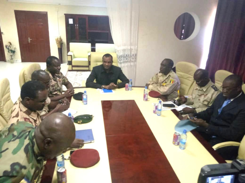 Tchad : le ministre de la défense reçoit le nouveau commandant de la CBLT. Tchad : le ministre de la défense reçoit le nouveau commandant de la CBLT.