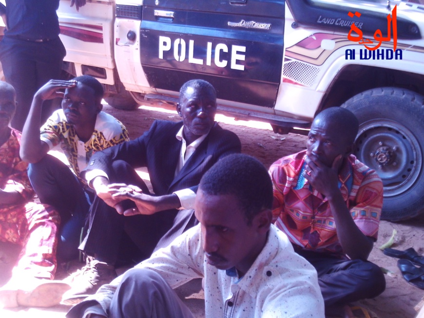 Tchad : il poignarde à mort son ex-femme par "jalousie". © Alwihda Info/G.A. Tchad : il poignarde à mort son ex-femme par "jalousie". © Alwihda Info/G.A.