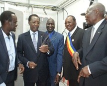 Fibre optique : Le Chef de l'Etat converse en visio-conférence avec l'ambassadeur à Paris Fibre optique : Le Chef de l'Etat converse en visio-conférence avec l'ambassadeur à Paris