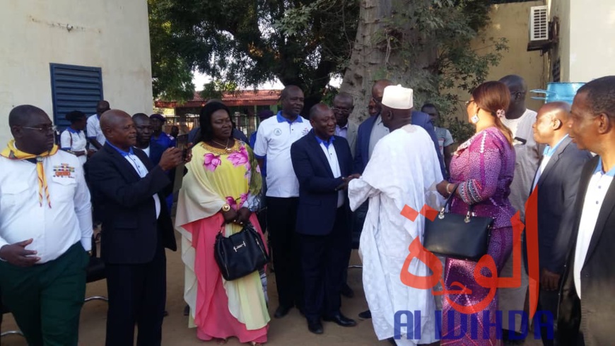 Tchad : l'Église adventiste offre du matériel à la Mairie de N'Djamena pour la salubrité. © Alwihda Info/A.C.H.