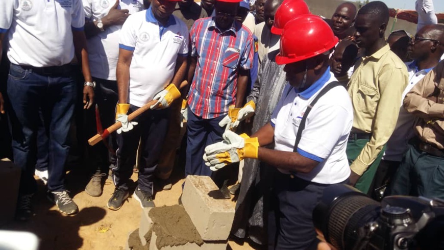 Tchad : pose de la pierre de construction d'une école au 9ème arrondissement de N'Djamena. © Alwihda Info Tchad : pose de la pierre de construction d'une école au 9ème arrondissement de N'Djamena. © Alwihda Info