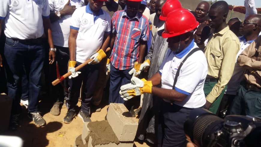 Tchad : pose de la pierre de construction d'une école au 9ème arrondissement de N'Djamena. © Alwihda Info