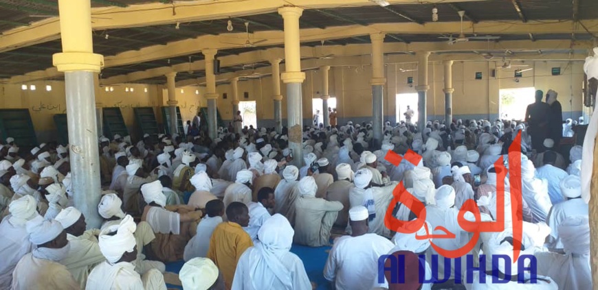 Tchad : à Abéché, la mosquée Darasalam de nouveau fréquentée après une réconciliation. © Alwihda Info Tchad : à Abéché, la mosquée Darasalam de nouveau fréquentée après une réconciliation. © Alwihda Info