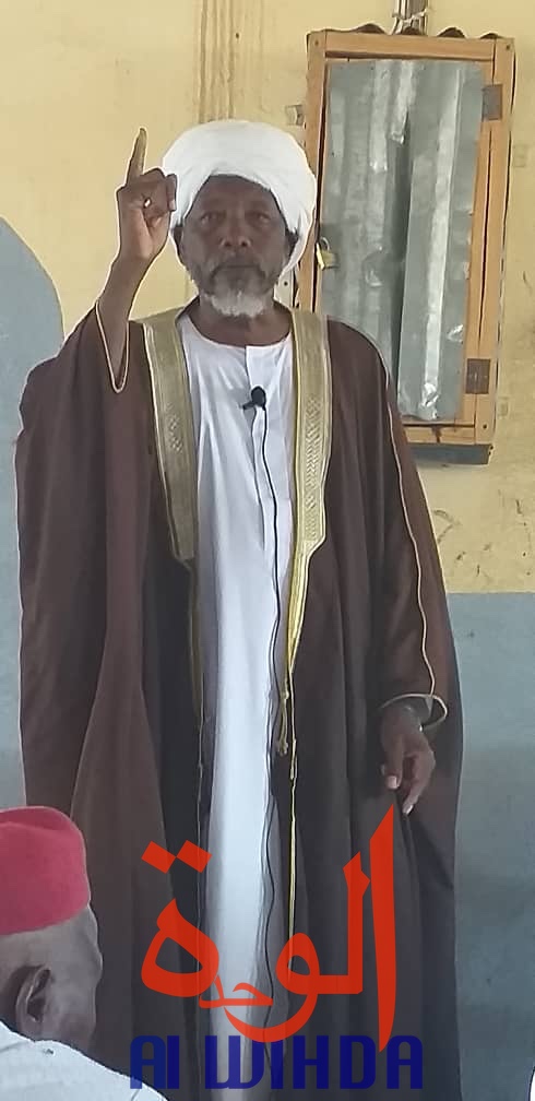 Tchad : à Abéché, la mosquée Darasalam de nouveau fréquentée après une réconciliation. © Alwihda Info Tchad : à Abéché, la mosquée Darasalam de nouveau fréquentée après une réconciliation. © Alwihda Info
