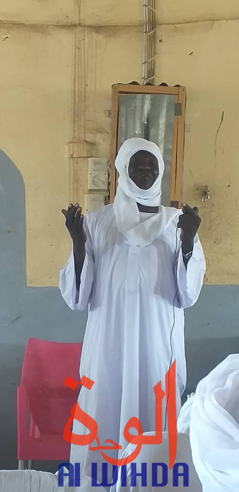 Tchad : à Abéché, la mosquée Darasalam de nouveau fréquentée après une réconciliation. © Alwihda Info Tchad : à Abéché, la mosquée Darasalam de nouveau fréquentée après une réconciliation. © Alwihda Info