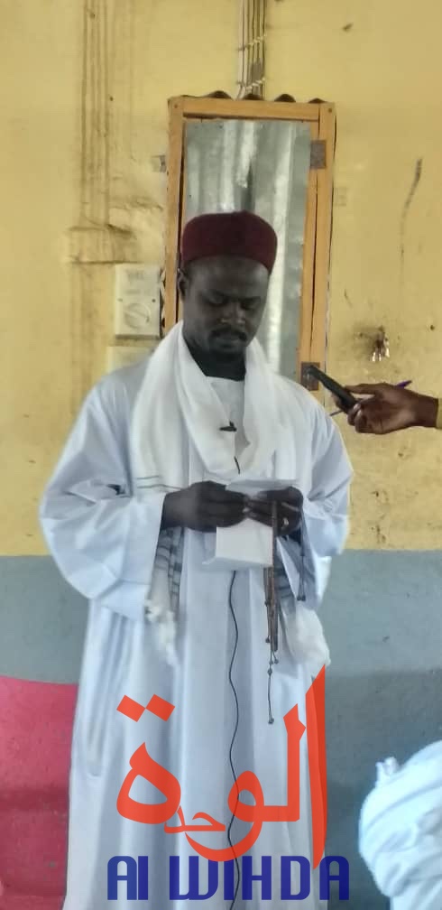 Tchad : à Abéché, la mosquée Darasalam de nouveau fréquentée après une réconciliation. © Alwihda Info Tchad : à Abéché, la mosquée Darasalam de nouveau fréquentée après une réconciliation. © Alwihda Info