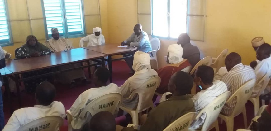 Tchad : au Batha, l'opération "École d'abord" incite à la scolarisation des enfants. © Alwihda Info/H.D.H. Tchad : au Batha, l'opération "École d'abord" incite à la scolarisation des enfants. © Alwihda Info/H.D.H.