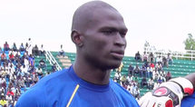 Sport: Hassan le défenseur du Tchad marque un but dans son propre camps !? Sport: Hassan le défenseur du Tchad marque un but dans son propre camps !?