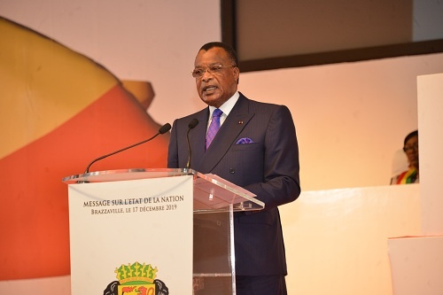 Denis Sassou N'Guesso devant le parlement réuni en congrès.