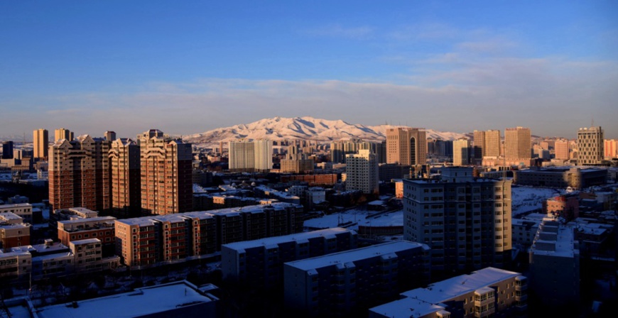 Urumqi is covered in white after a snowfall. Photo by Zhang Jia