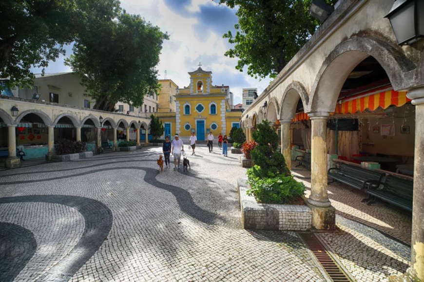 Photo shows Coloane Fishing Village, a time-honored port in Macao. Many typical buildings remain there till today. (Courtesy of the Chinese Cultural Exchange Association) Photo shows Coloane Fishing Village, a time-honored port in Macao. Many typical buildings remain there till today. (Courtesy of the Chinese Cultural Exchange Association)