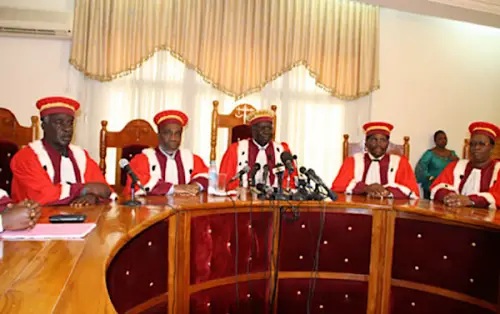 Des membres de la Cour constitutionnelle au Togo. © RT