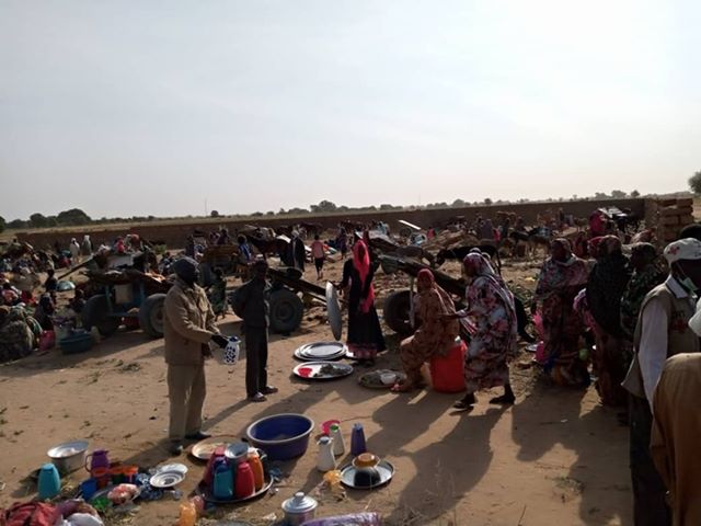 Tchad : le gouverneur du Ouaddaï a rendu visite aux réfugiés soudanais. © DR