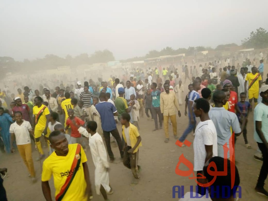 Tchad : le championnat provincial de football draine la foule à Goz Beida. © Alwihda Info/Mahamat Issa Gadaya Tchad : le championnat provincial de football draine la foule à Goz Beida. © Alwihda Info/Mahamat Issa Gadaya
