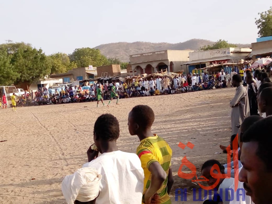 Tchad : le championnat provincial de football draine la foule à Goz Beida. © Alwihda Info/Mahamat Issa Gadaya