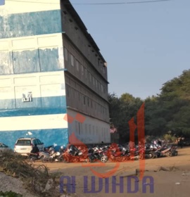 Des motos garés devant l'Université Hec Tchad à N'Djamena, dans le 8ème arrondissement, le 8 janvier 2020. © Alwihda Info/Malick Mahamat Des motos garés devant l'Université Hec Tchad à N'Djamena, dans le 8ème arrondissement, le 8 janvier 2020. © Alwihda Info/Malick Mahamat