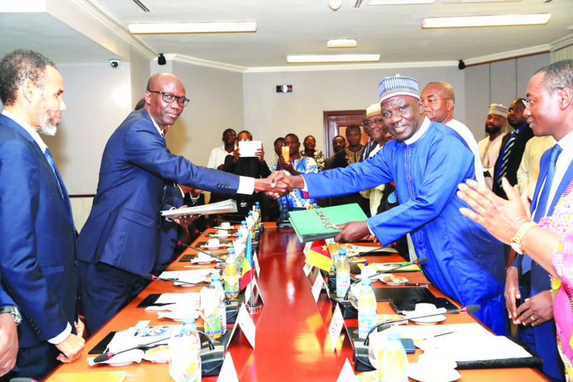 Le Tchad et le Cameroun font le point sur leurs projets communs d'intégration. © DR/Cameroon-Tribune Le Tchad et le Cameroun font le point sur leurs projets communs d'intégration. © DR/Cameroon-Tribune