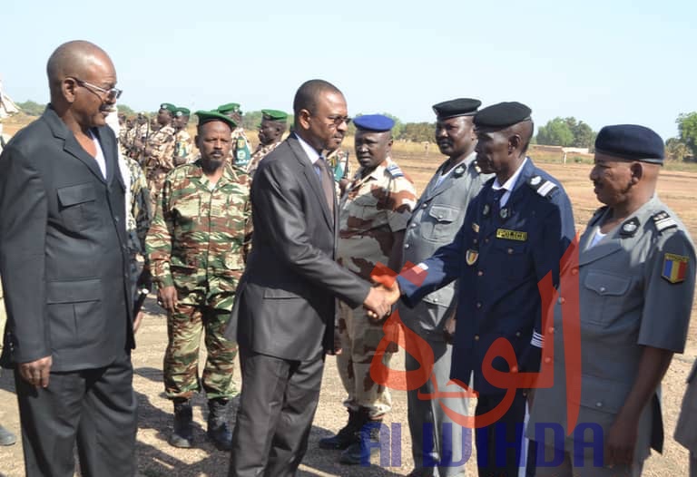 Tchad : le ministre de l’Eau à Sarh pour l’inauguration d’un forage d’eau. © Alwihda Info/Adam Yaya Bineya Tchad : le ministre de l’Eau à Sarh pour l’inauguration d’un forage d’eau. © Alwihda Info/Adam Yaya Bineya