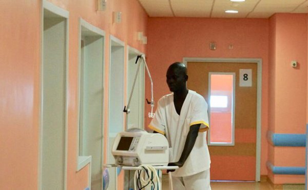 Un personnel de santé à l’hôpital de la Renaissance de N’Djamena. Illustration. Crédits : DR Un personnel de santé à l’hôpital de la Renaissance de N’Djamena. Illustration. Crédits : DR