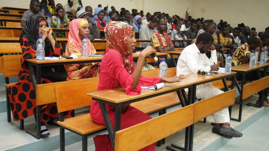 Tchad : "génération sans limites", une initiative en faveur des jeunes lancée. © Abakar Chérif Hamid/Alwihda Info Tchad : "génération sans limites", une initiative en faveur des jeunes lancée. © Abakar Chérif Hamid/Alwihda Info