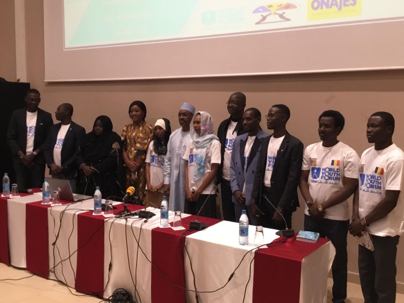 18 jeunes tchadiens font la restitution du Forum mondial sur la jeunesse. © Djimet WIche/Alwihda Info 18 jeunes tchadiens font la restitution du Forum mondial sur la jeunesse. © Djimet WIche/Alwihda Info