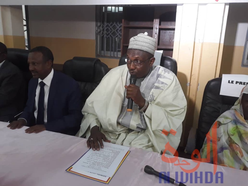 Tchad : des universitaires dénoncent le comportement des jeunes sur Internet. © Abba Issa/Alwihda Info Tchad : des universitaires dénoncent le comportement des jeunes sur Internet. © Abba Issa/Alwihda Info
