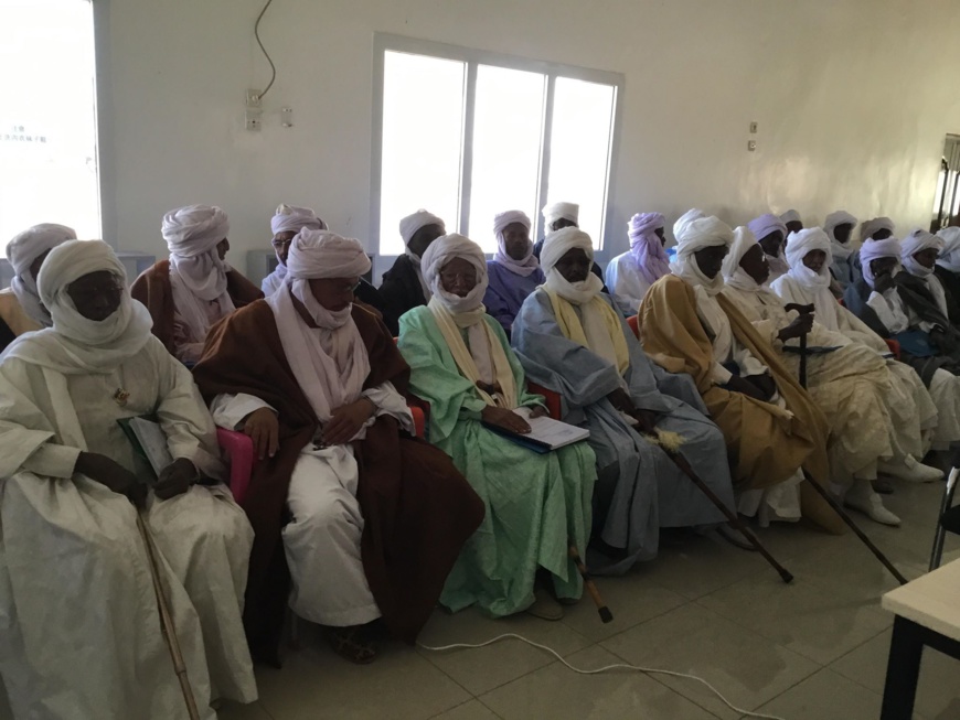 Tchad : des consultations sur l’impact environnemental sur le site pétrolier de Sedigui. © Djimet Wiche/Alwihda Info Tchad : des consultations sur l’impact environnemental sur le site pétrolier de Sedigui. © Djimet Wiche/Alwihda Info