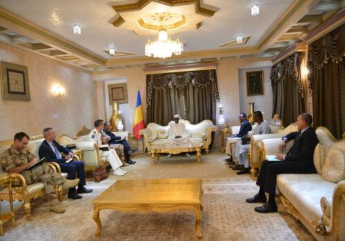 Tchad : l’ambassadeur de France reçu par Idriss Déby Tchad : l’ambassadeur de France reçu par Idriss Déby