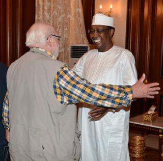 Tchad : le paléontologue Michel Brunet reçu par Idriss Déby (Présidence). Illustration. © PR Tchad : le paléontologue Michel Brunet reçu par Idriss Déby (Présidence). Illustration. © PR