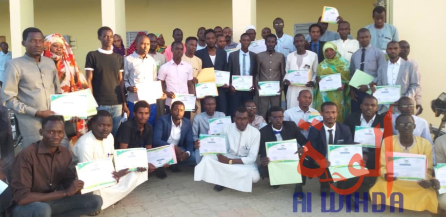Tchad : fin de formation en journalisme pour une soixantaine de personnes à l'Est. © Abba Issa/Alwihda Info Tchad : fin de formation en journalisme pour une soixantaine de personnes à l'Est. © Abba Issa/Alwihda Info