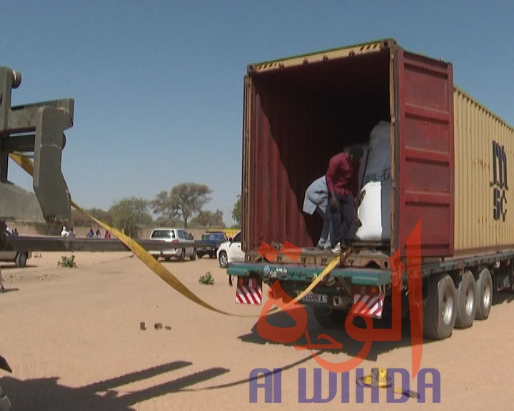 Tchad : la réhabilitation du stade municipal d'Abéché en bonne voie Tchad : la réhabilitation du stade municipal d'Abéché en bonne voie