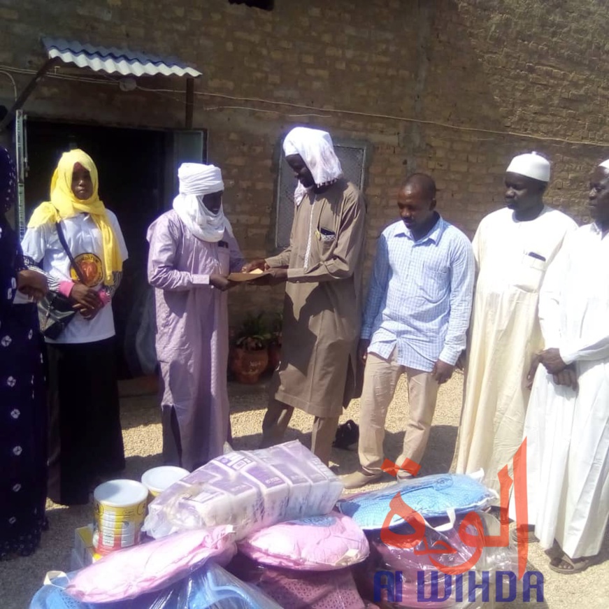Tchad : la FGC porte assistance à la famille de 3 nouveau-nés à l'Est. © Abba Issa/Alwihda Info Tchad : la FGC porte assistance à la famille de 3 nouveau-nés à l'Est. © Abba Issa/Alwihda Info
