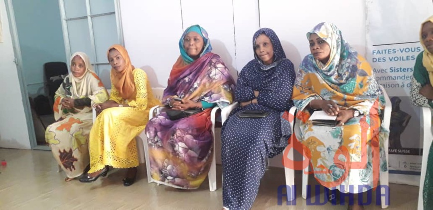 Tchad : le voile confectionné localement, une réalité avec Sister's Designs. © Djibrine Haïdar/Alwihda Info Tchad : le voile confectionné localement, une réalité avec Sister's Designs. © Djibrine Haïdar/Alwihda Info