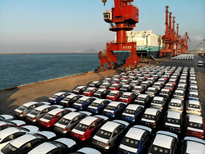 Five hundred automobiles manufactured by a Chinese carmaker are about to be shipped to the Netherlands at a dock of Lianyungang port, east China’s Jiangsu province, Feb. 3, 2020. Photo by Wang Chun, People’s Daily Online