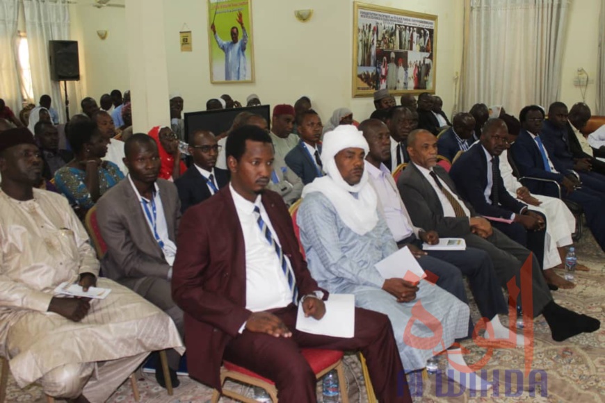 Tchad : la BEAC sensibilise sur sa mission, la population incitée à la bancarisation. © Alwihda Info Tchad : la BEAC sensibilise sur sa mission, la population incitée à la bancarisation. © Alwihda Info