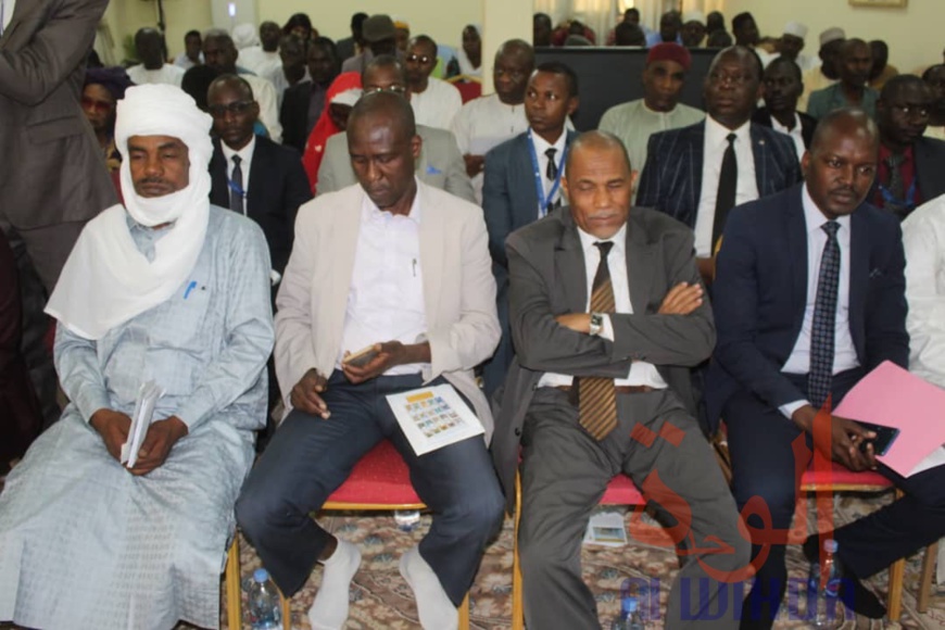 Tchad : la BEAC sensibilise sur sa mission, la population incitée à la bancarisation. © Alwihda Info Tchad : la BEAC sensibilise sur sa mission, la population incitée à la bancarisation. © Alwihda Info