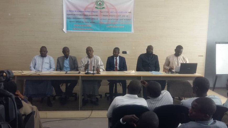 Tchad : 150 jeunes sensibilisés sur l'utilisation rationnelle des réseaux sociaux. © Mahamat Abdramane/Alwihda Info Tchad : 150 jeunes sensibilisés sur l'utilisation rationnelle des réseaux sociaux. © Mahamat Abdramane/Alwihda Info