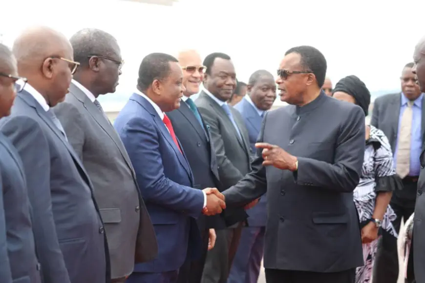 Sassou N'Guesso accueilli à Brazzaville par les membres du gouvernement